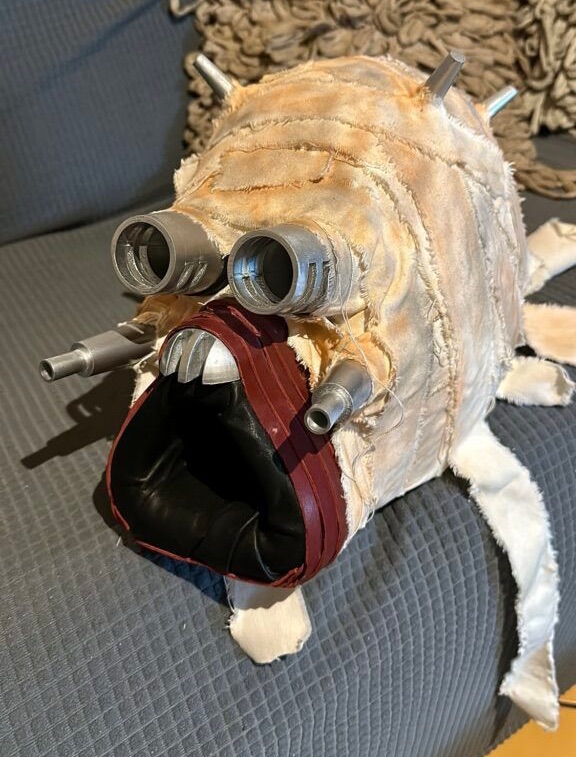 Weathered respirator mask with metallic details